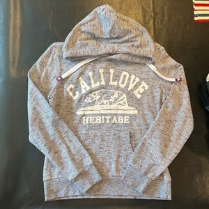 Women's Cali Love hooded sweatshirt Size Large
